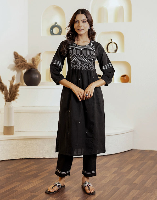 AVNI BLACK EMBROIDERED KURTA SET