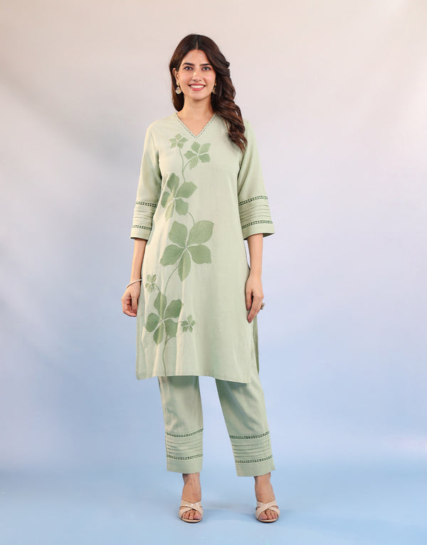 ISHYA LIGHT GREEN EMBROIDERED KURTA SET