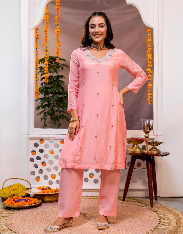 JHALAKH PEACH EMROIDERED KURTA PANT SET