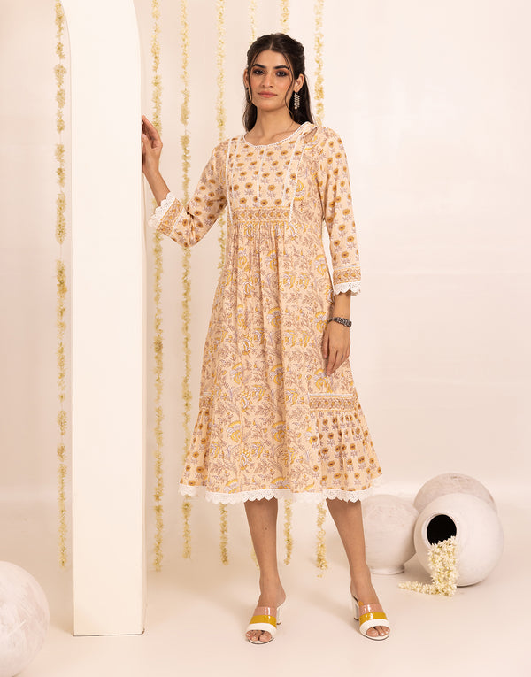 Mia Dress in beige motif printed