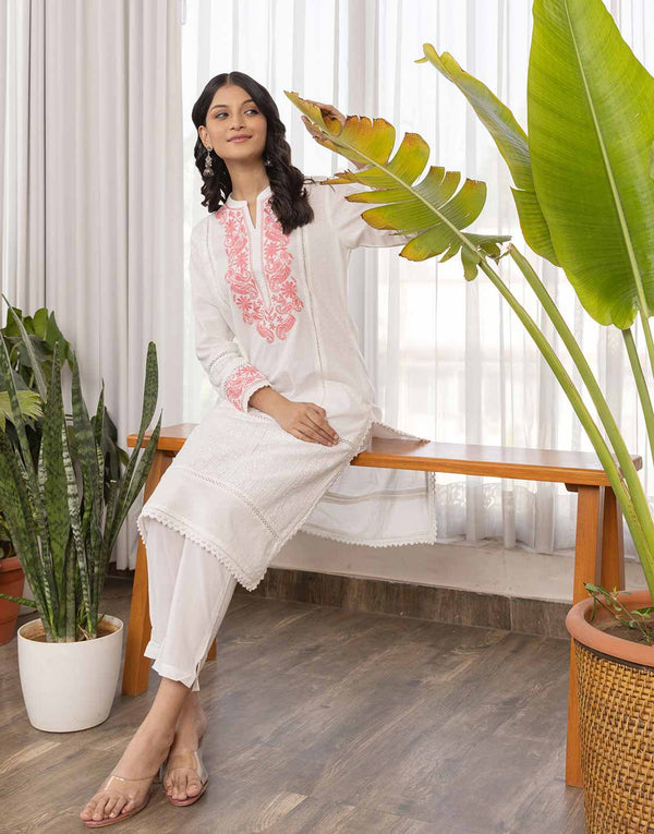 Subah embroidered schiffly kurta pants set of 2